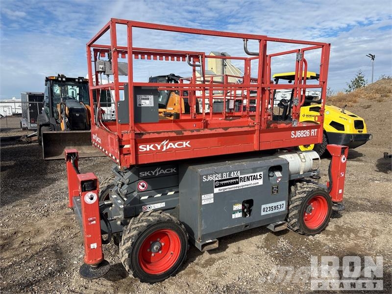 SkyJack SJ6826 RT Scissor lifts