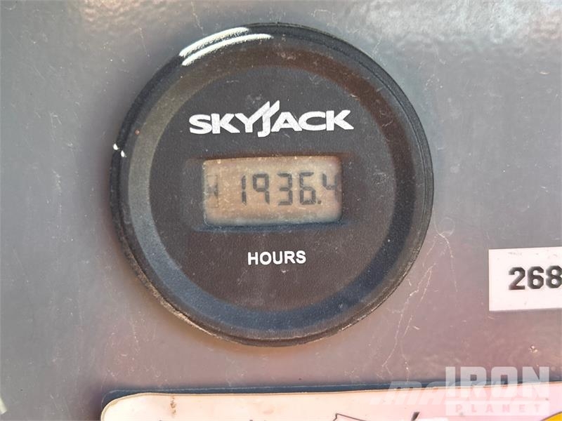 SkyJack SJ6826 RT Škaraste platforme