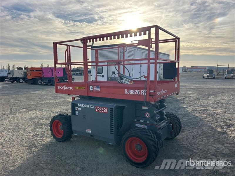 SkyJack SJ6826 RT Plataformas tijera