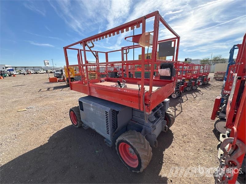 SkyJack SJ6832 RT Scissor lifts