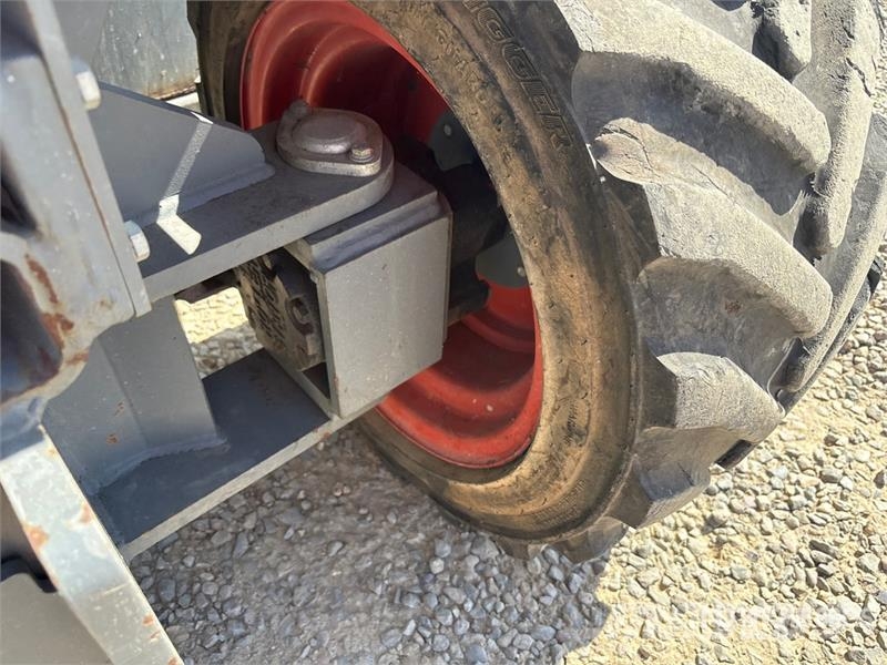 SkyJack SJ6832 RT Škarjaste dvižne ploščadi