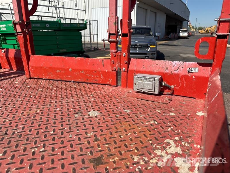 SkyJack SJ6832 RT Scissor lifts