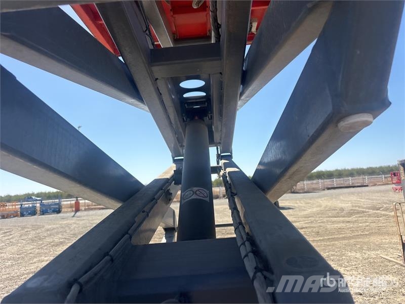 SkyJack SJ6832 RT Scissor lifts