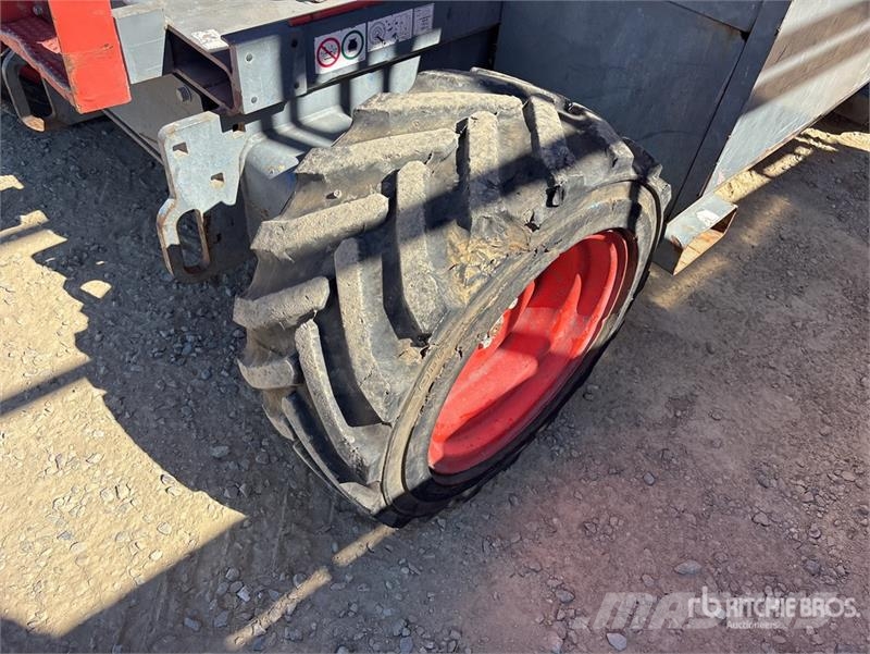 SkyJack SJ6832 RT Scissor lifts