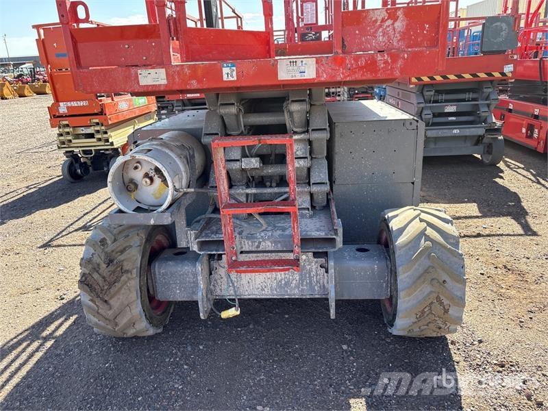 SkyJack SJ6832 RT Scissor lifts
