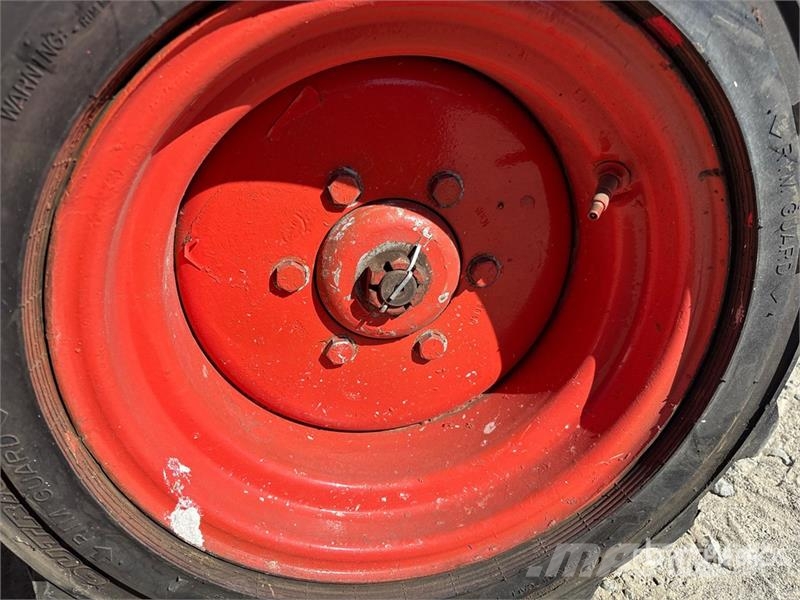 SkyJack SJ6832 RT Ollós emelők