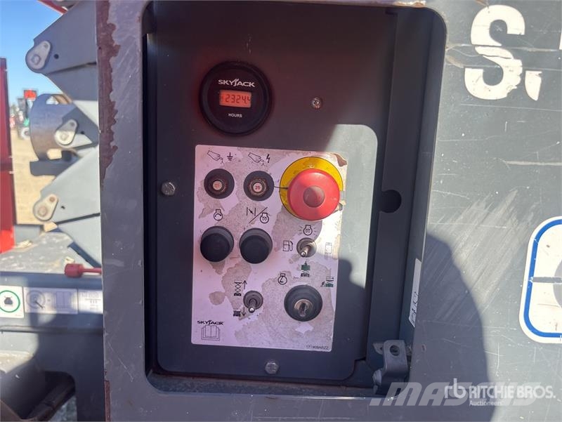 SkyJack SJ6832 RT Škaraste platforme