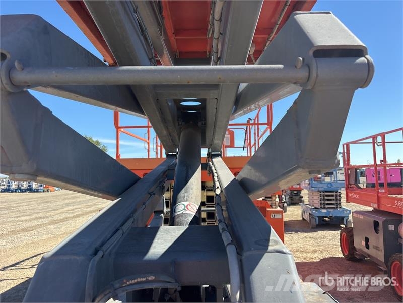 SkyJack SJ6832 RT Scissor lifts