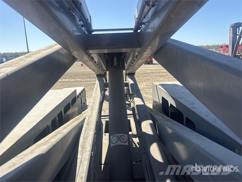 SkyJack SJ6832 RT Scissor lifts