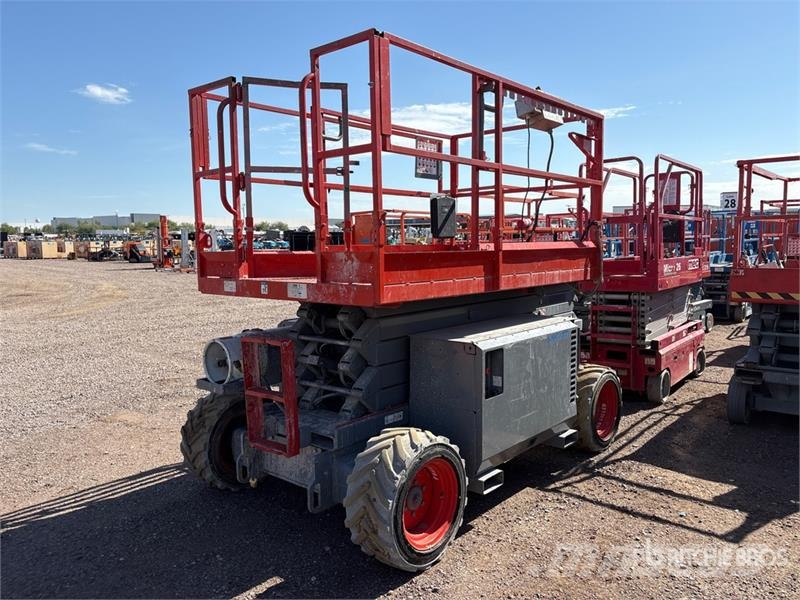 SkyJack SJ6832 RT Scissor lifts
