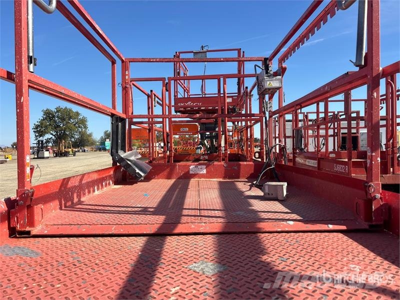 SkyJack SJ6832 RT Scissor lifts