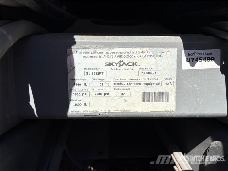 SkyJack SJ6832 RT Scissor lifts