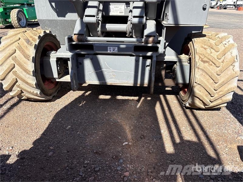 SkyJack SJ6832 RT Scissor lifts