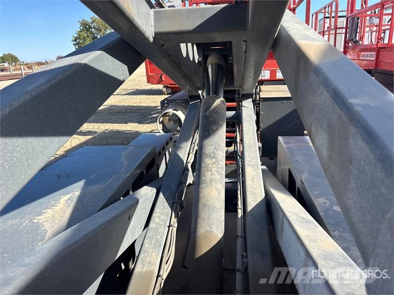 SkyJack SJ6832 RT Scissor lifts