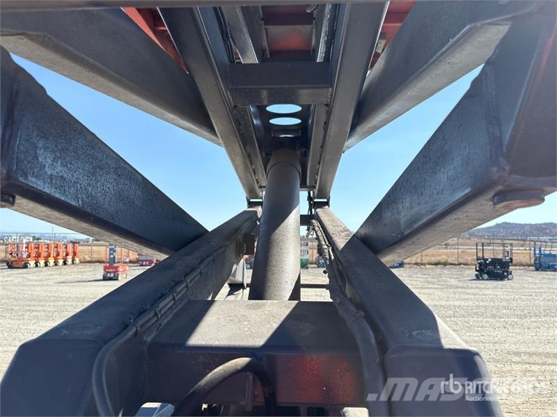 SkyJack SJ6832 RT Ollós emelők