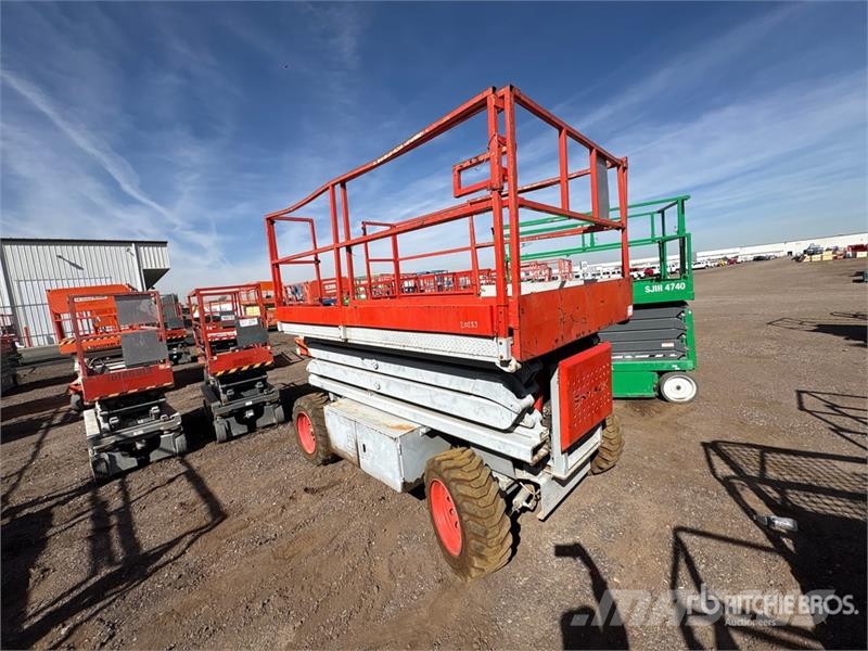 SkyJack SJ7027 RT Scissor lifts