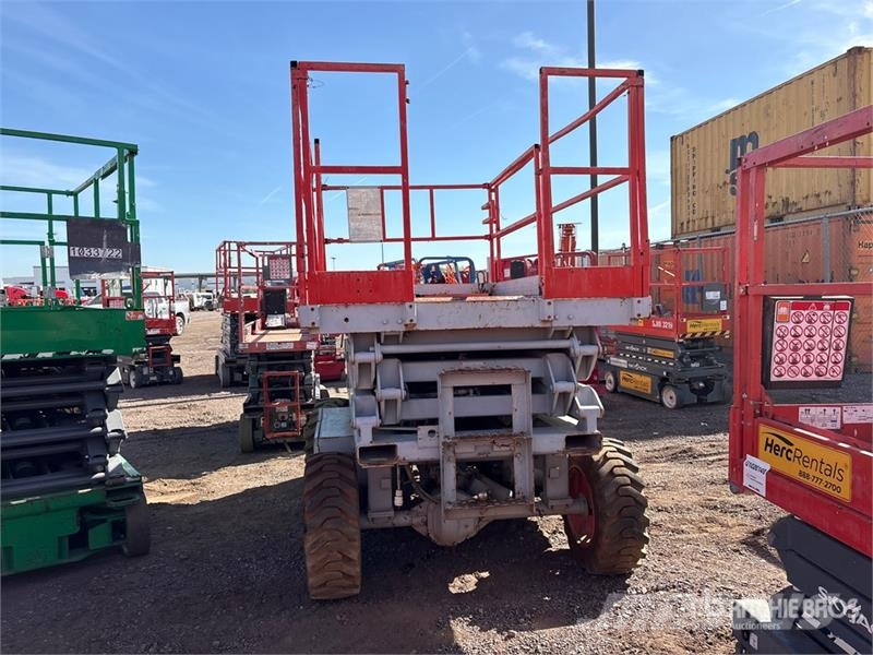 SkyJack SJ7027 RT Scissor lifts