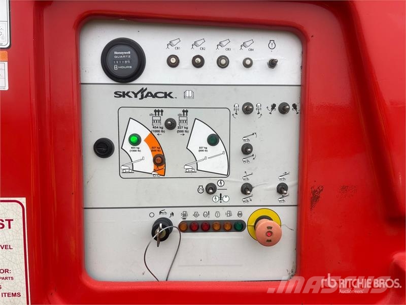 SkyJack SJ82T 4WD Diesel Telescopic Boom Lift Nacelles télescopiques