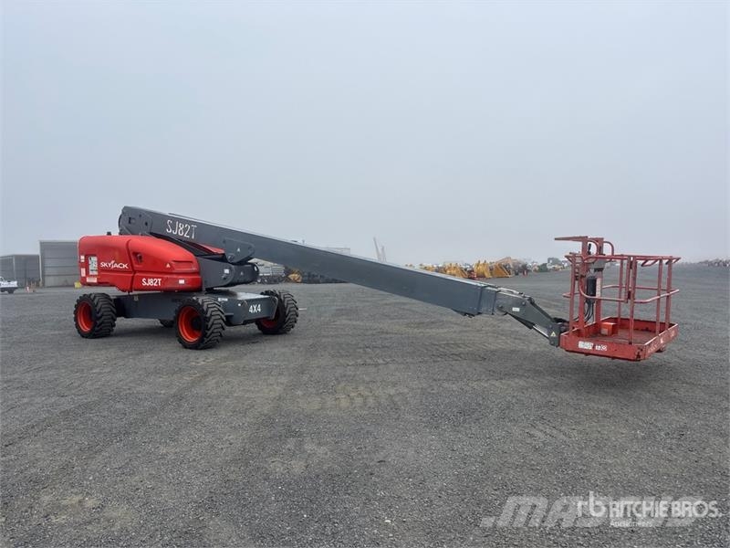 SkyJack SJ82T 4WD Diesel Telescopic Boom Lift Nacelles télescopiques