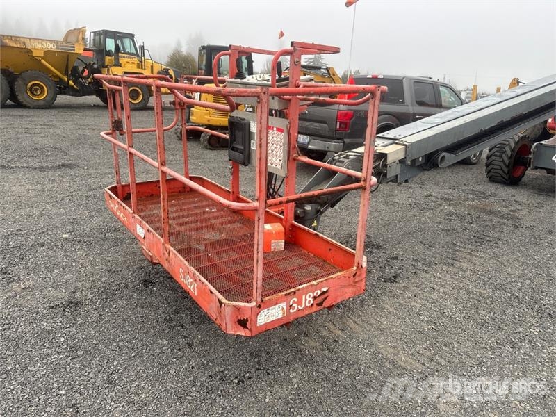 SkyJack SJ82T 4WD Diesel Telescopic Boom Lift Nacelles télescopiques