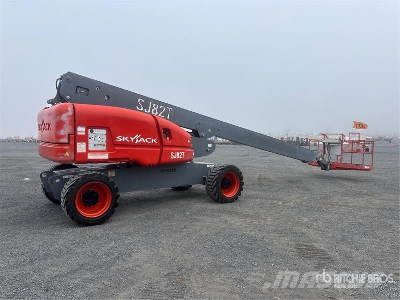 SkyJack SJ82T 4WD Diesel Telescopic Boom Lift Nacelles télescopiques