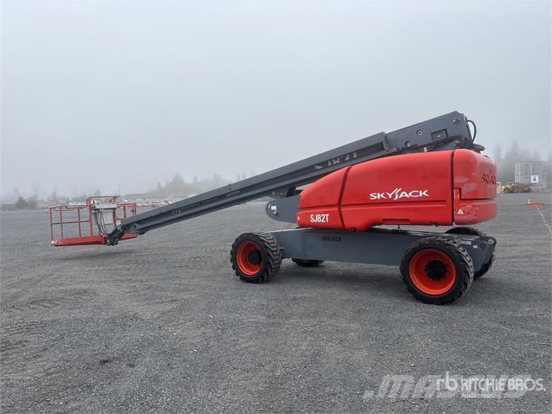 SkyJack SJ82T 4WD Diesel Telescopic Boom Lift Nacelles télescopiques