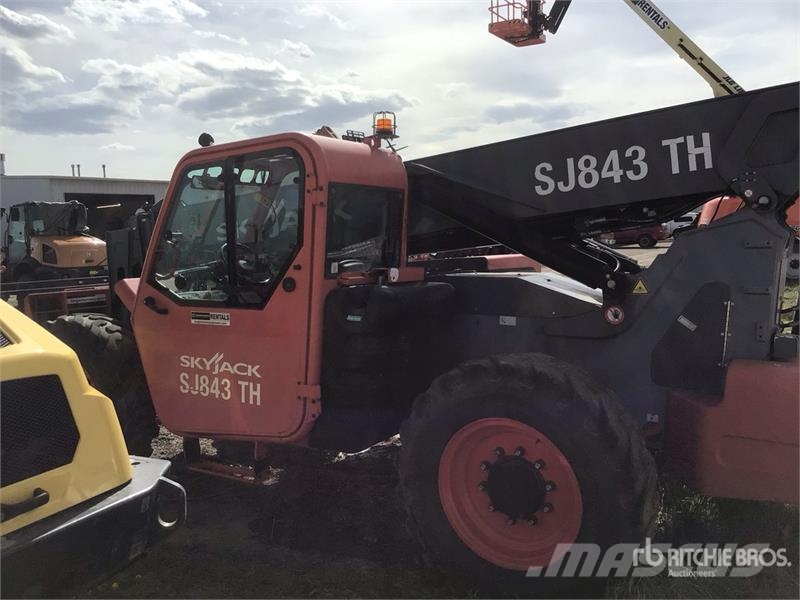 SkyJack SJ843TH Telehandler مناولات متداخلة