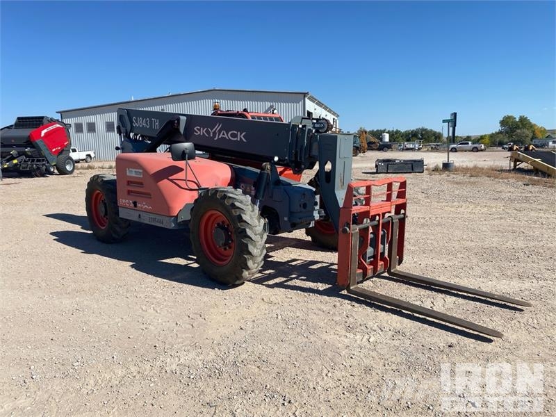 SkyJack SJ843TH Telehandler مناولات متداخلة