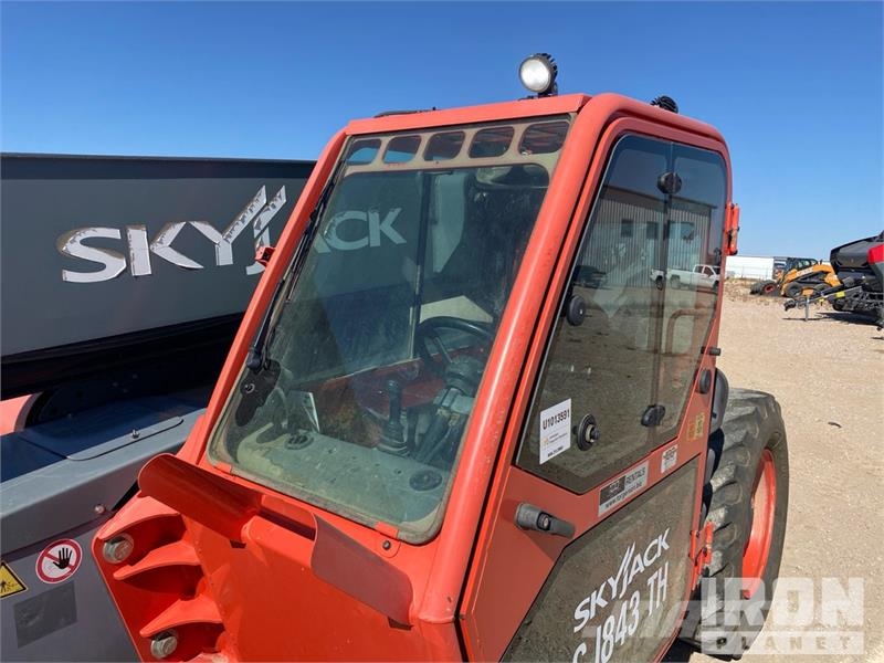SkyJack SJ843TH Telehandler مناولات متداخلة