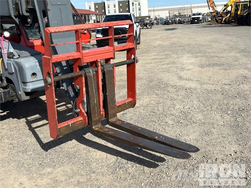 SkyJack SJ843TH Telehandler Carretillas telescópicas