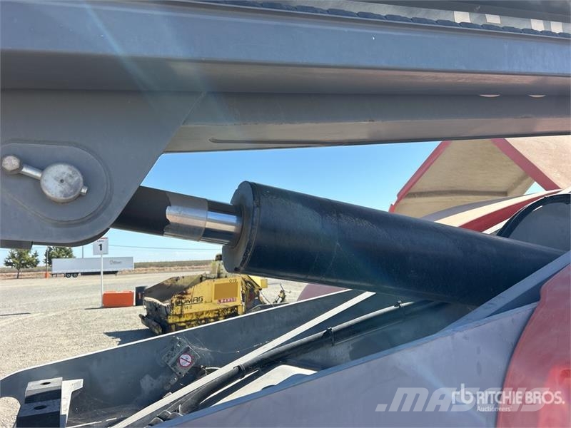 SkyJack SJ86T 4WD Diesel Articulating Boom Lift Articulated boom lifts