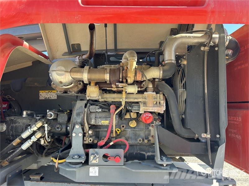 SkyJack SJ86T 4WD Diesel Articulating Boom Lift Articulated boom lifts