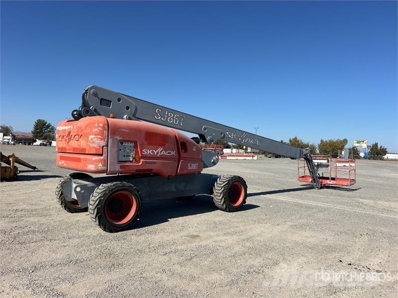SkyJack SJ86T 4WD Diesel Articulating Boom Lift Articulated boom lifts