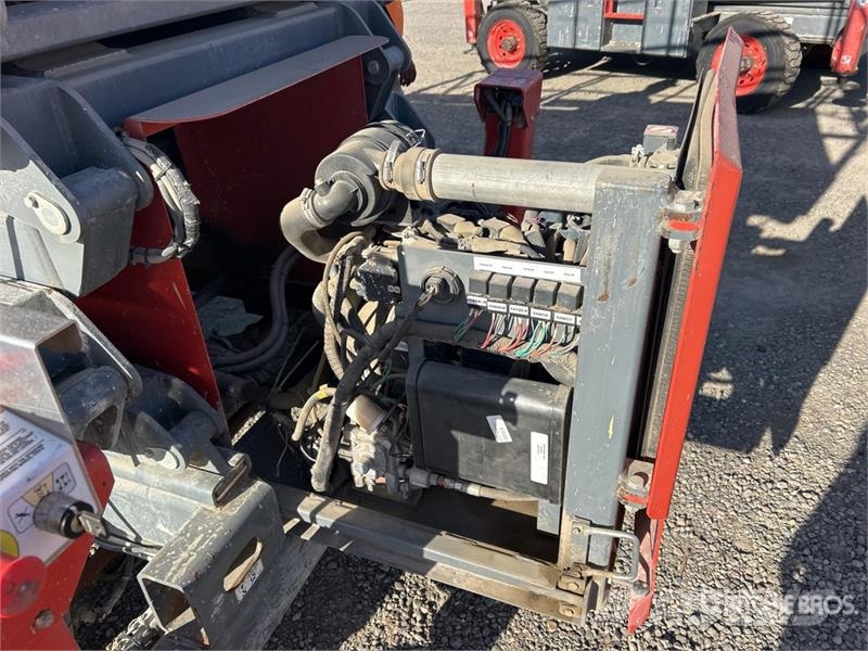 SkyJack SJ8841 RT Ollós emelők