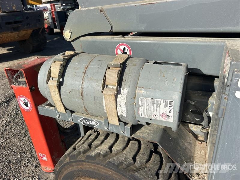 SkyJack SJ8841 RT Ollós emelők