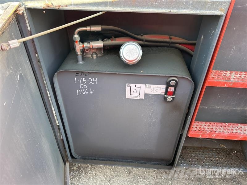 SkyJack SJ8841 RT Šķerveida pacēlāji