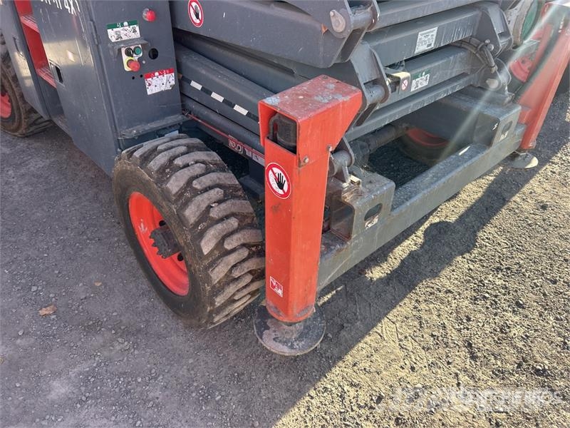 SkyJack SJ8841 RT Šķerveida pacēlāji