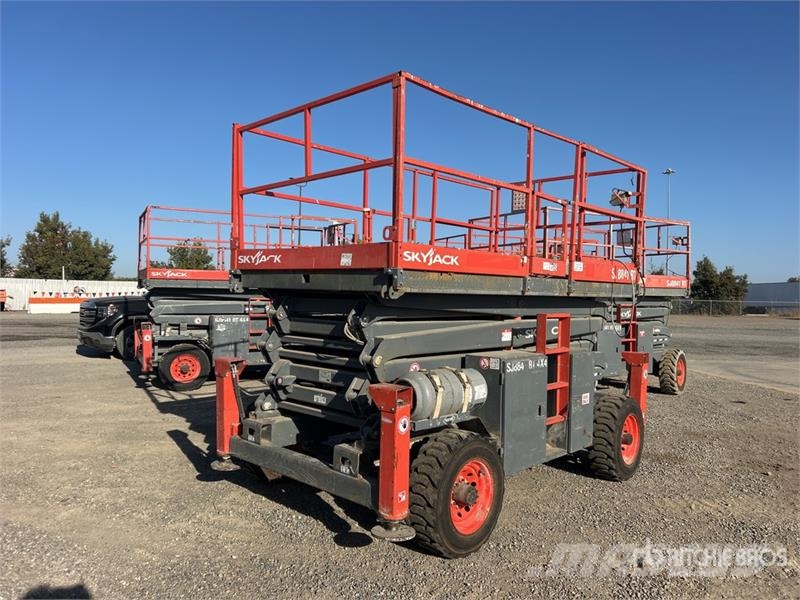 SkyJack SJ8841 RT Ollós emelők