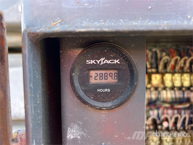 SkyJack SJ8841 RT Ollós emelők