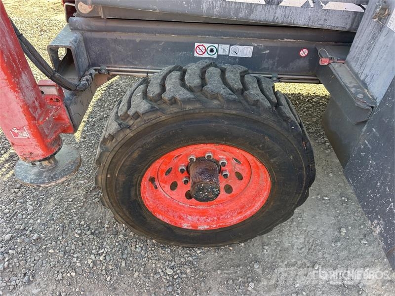 SkyJack SJ8841 RT Ollós emelők
