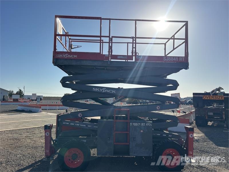 SkyJack SJ8841 RT Ollós emelők