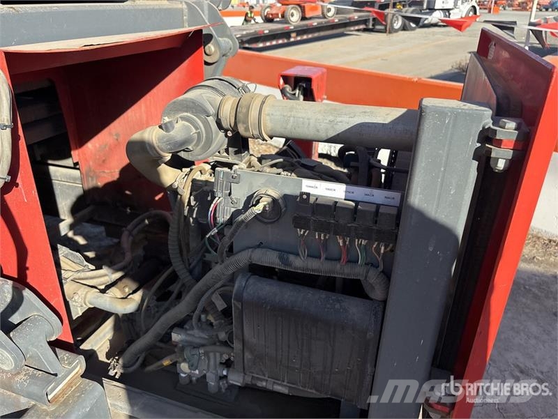 SkyJack SJ8841 RT 4x4 Dual Fuel Scissor Lift Platforme foarfeca