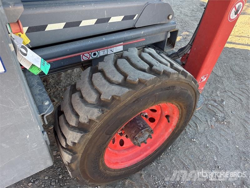 SkyJack SJ8841 RT 4x4 Dual Fuel Scissor Lift Platforme foarfeca