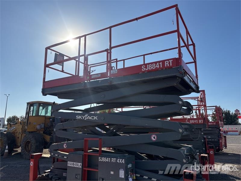 SkyJack SJ8841RT 4x4 Dual Fuel Scissor Lift Scissor lifts