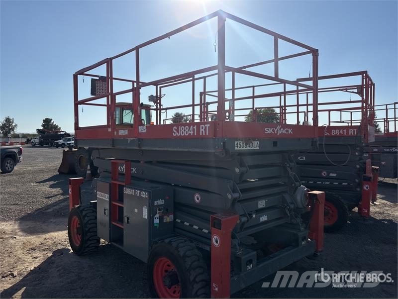 SkyJack SJ8841RT 4x4 Dual Fuel Scissor Lift Scissor lifts