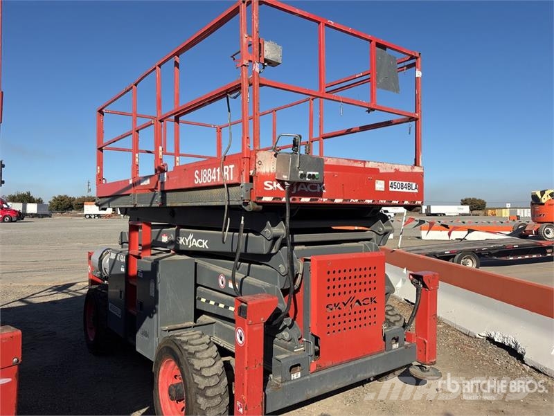 SkyJack SJ8841RT 4x4 Dual Fuel Scissor Lift Scissor lifts