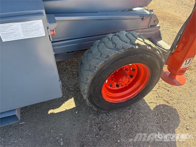 SkyJack SJ9250 RT 4x4 Dual Fuel Scissor Lift Scheren-Arbeitsbühnen