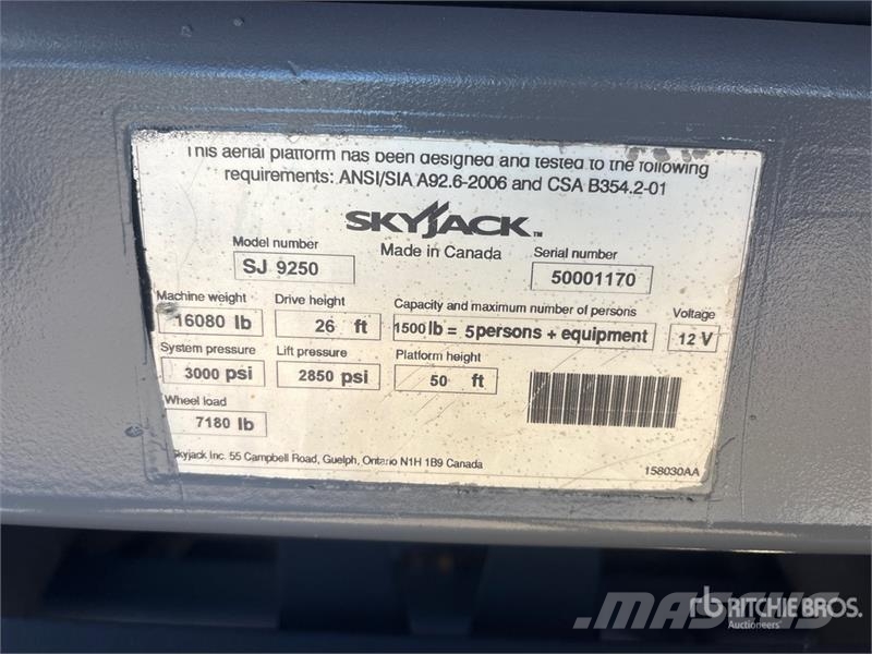 SkyJack SJ9250 RT 4x4 Dual Fuel Scissor Lift Scheren-Arbeitsbühnen