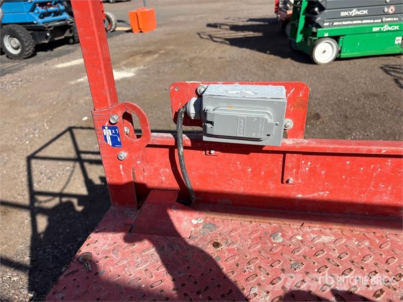 SkyJack SJIII-3219 Electric Scissor Lift シザースリフト