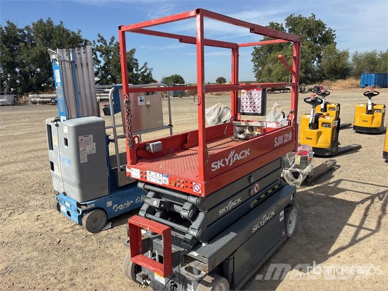 SkyJack SJIII-3219 Electric Scissor Lift Scissor lifts